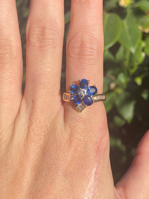 18k blue sapphire diamond flower ring size 6.75