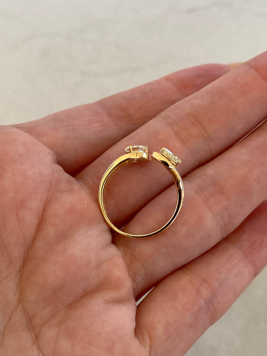 18K Gold Open Natural Pear Diamond Ring