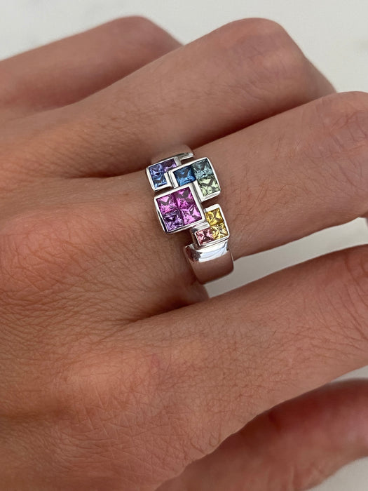 Vintage 18K White Gold Invisible Set Rainbow Sapphire Ring – Size 6.5