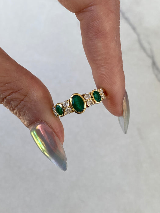 Vintage 18K Gold Bezel-Set Oval Emerald & Diamond Ring