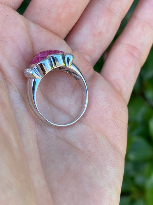 18k white gold ruby diamond heart ring