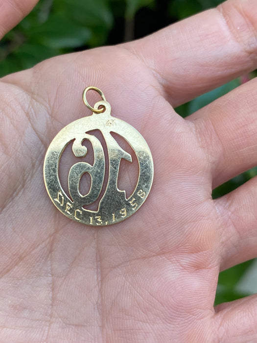 14k fluted number 16 pendant