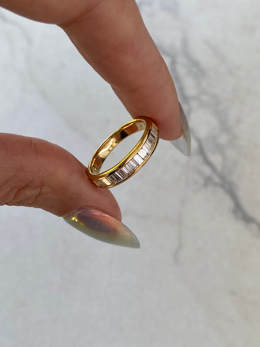 Vintage 18K Gold Channel-Set Step-Cut Natural Diamond Ring