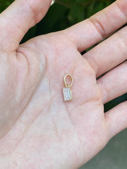 14k 1.03 tcw lab emerald cut diamond pendant