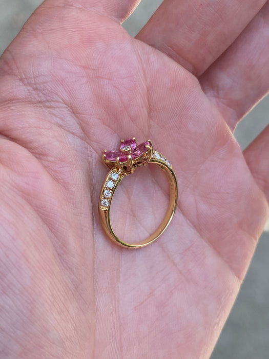 Vintage 18K Gold Pink Sapphire Diamond Flower Ring