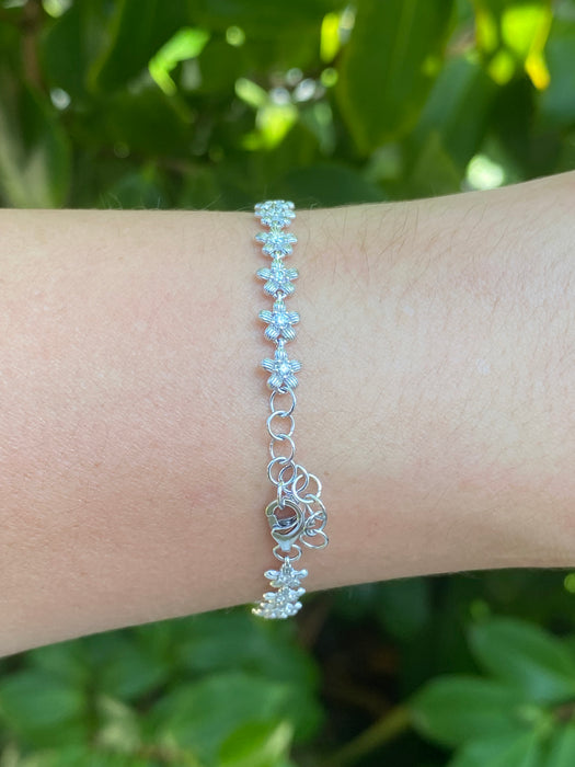 14k white gold diamond flower bracelet
