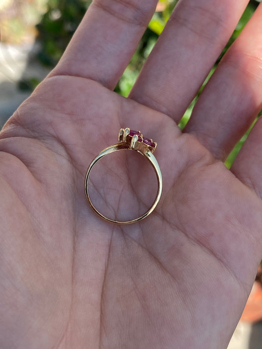 14k ruby cluster twist ring size 6.75