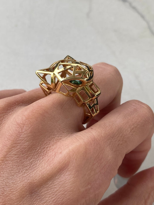 18K Gold Jaguar Head Ring with Emerald Eyes & Black Onyx Nose