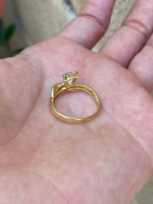 Vintage 18K Gold Aquamarine Pear & Diamond Wavy Ring