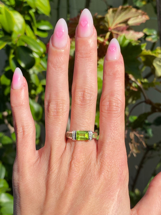 Vintage 14K White Gold Peridot & Diamond Ring