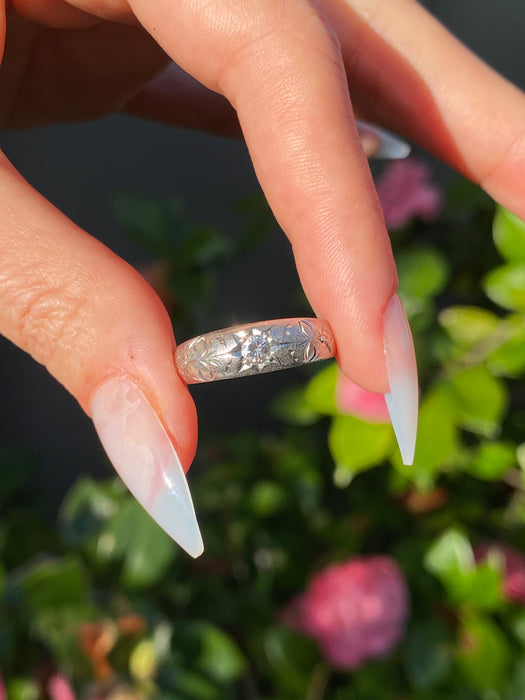 Platinum 900 diamond ring size 8