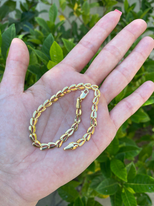 14k leaf heart bracelet 8.25”