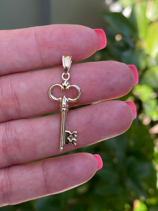 14k key charm