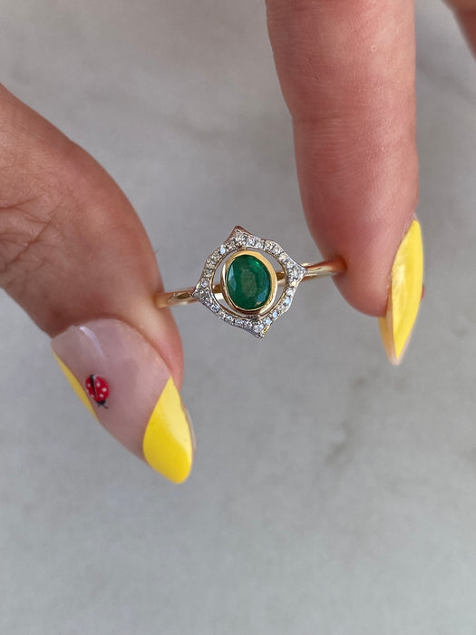 14K Gold Bezel Set Emerald & Diamond Ring Size 7
