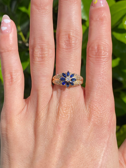 18k blue sapphire and diamond flower ring size 6