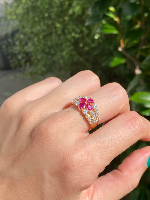 18k ruby and diamond flower ring size 6.5