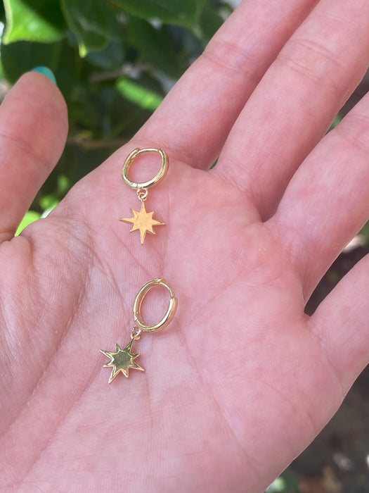 14k star starburst huggie earrings