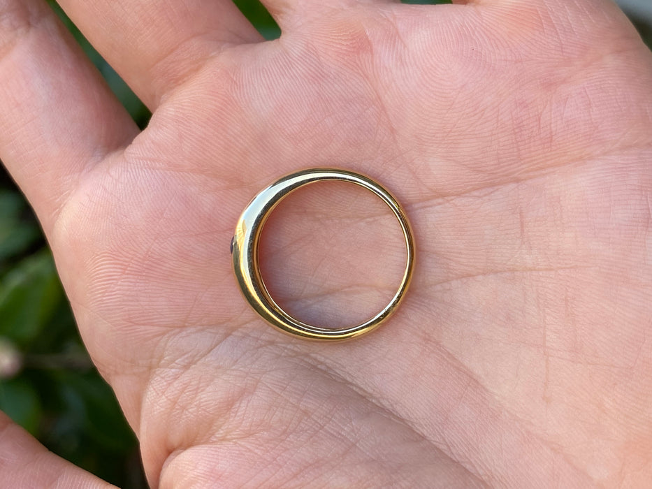 14k flush set blue sapphire ring size 6.25