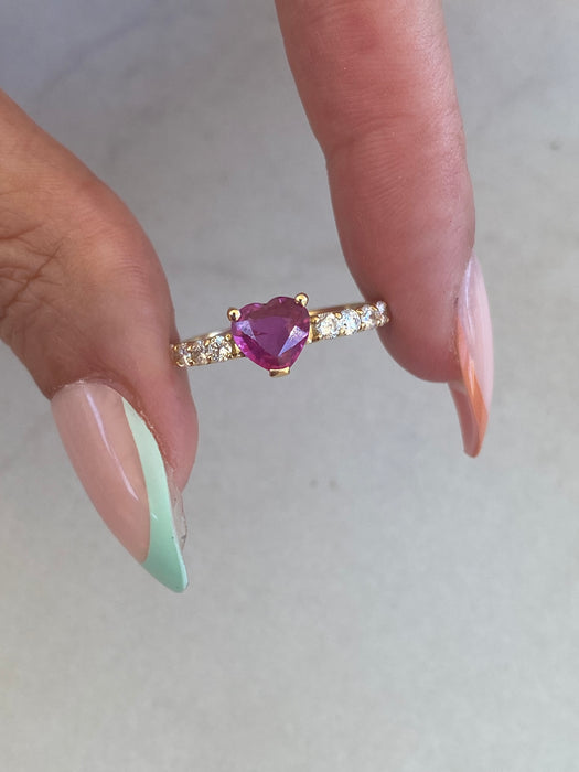 Vintage 18K Ruby Heart & Diamond Ring