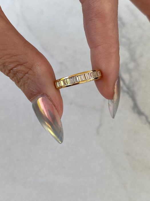 Vintage 18K Gold Channel-Set Step-Cut Natural Diamond Ring