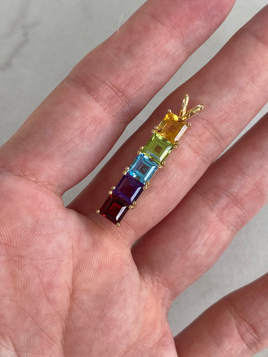 Vintage 18K Gold Rainbow Princess Cut Gemstone Pendant