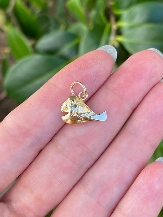 18k fish friend charm pendant