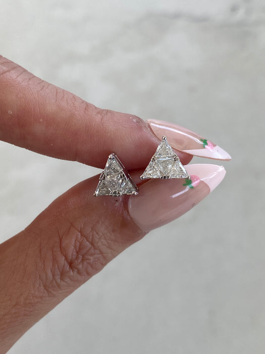 Vintage 14K White Gold Trillion-Cut Diamond Cluster Stud Earrings – 1.00 TCW