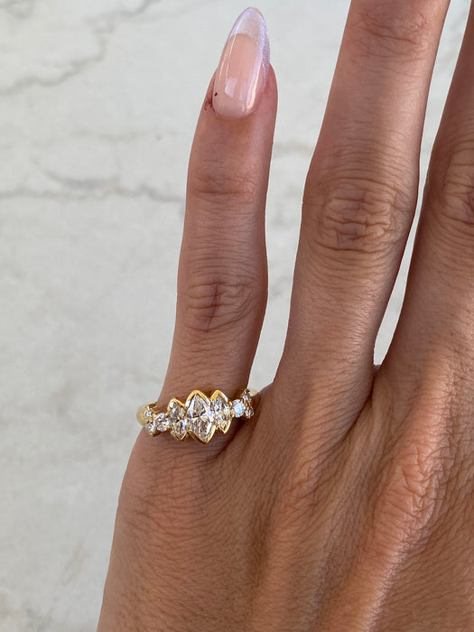 Vintage 18K Gold 1.06 CTW Natural Diamond Marquise Ring