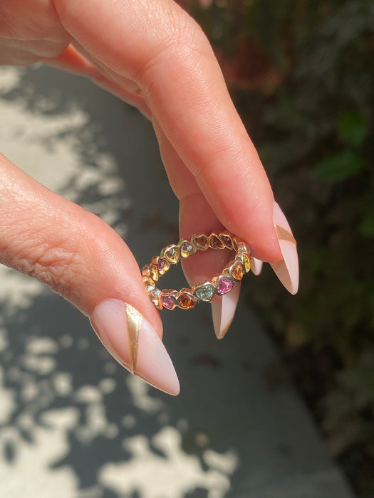 14k rainbow sapphire bezel heart eternity ring size 7.5