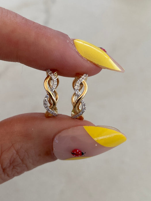 14K Gold Wavy Double-Row Diamond Huggie Earrings