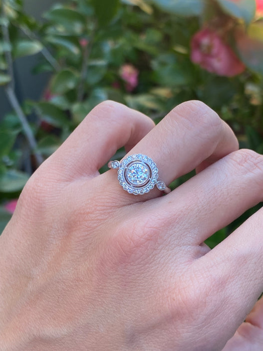 Platinum 900 diamond flower ring size 6.25