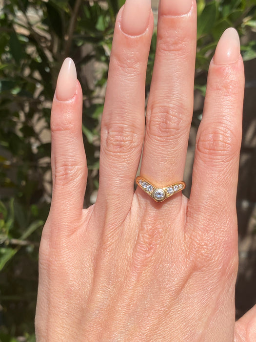 Vintage 18K Gold Diamond Chevron Ring Size 6