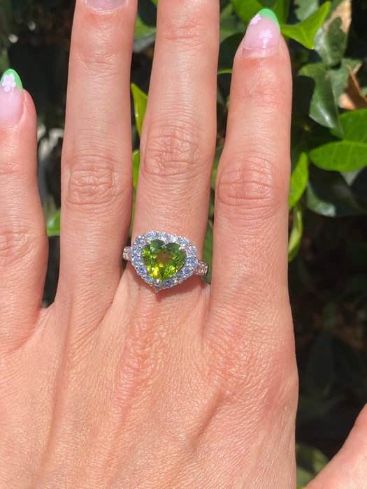 Platinum 950 peridot heart diamond ring size 6.5