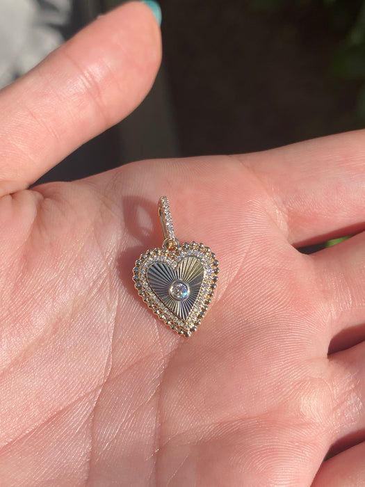 14k fluted diamond heart pendant