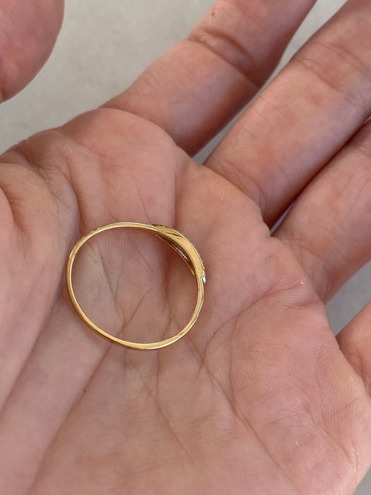 14K Gold Diamond Open Circle Ring Size 8.5