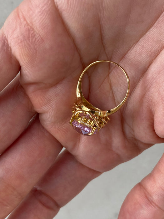 Vintage 18K Kunzite & Diamond Ring – Size 6.25