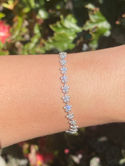 14k white gold diamond flower bracelet
