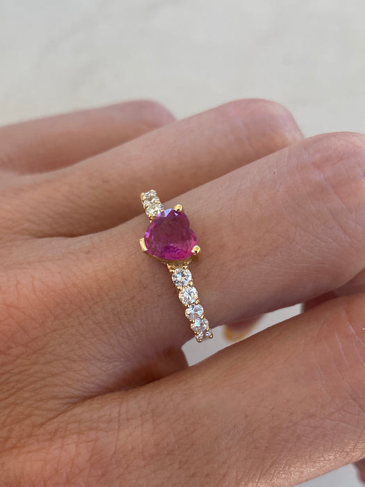 Vintage 18K Ruby Heart & Diamond Ring