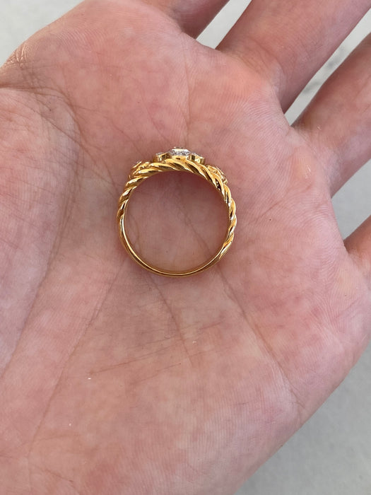 Vintage 18K Yellow Gold Double Rope Diamond Flower Ring