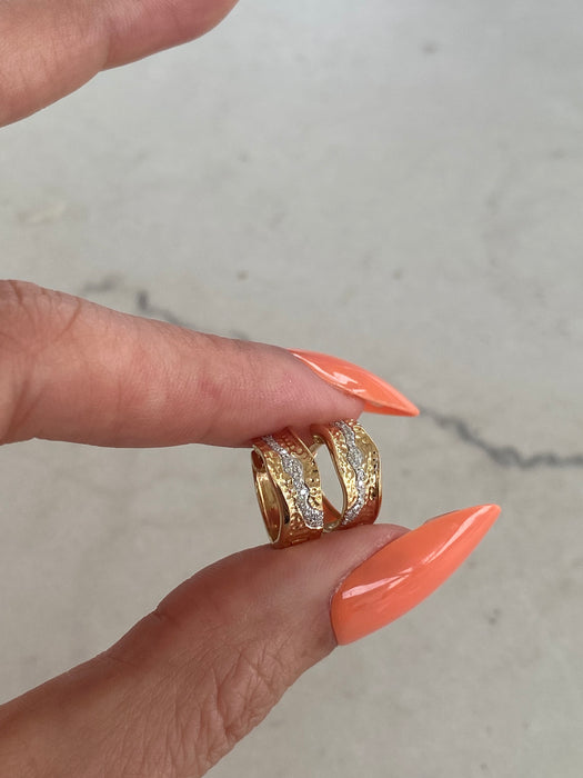 14K Gold Wavy Diamond Huggie Earrings