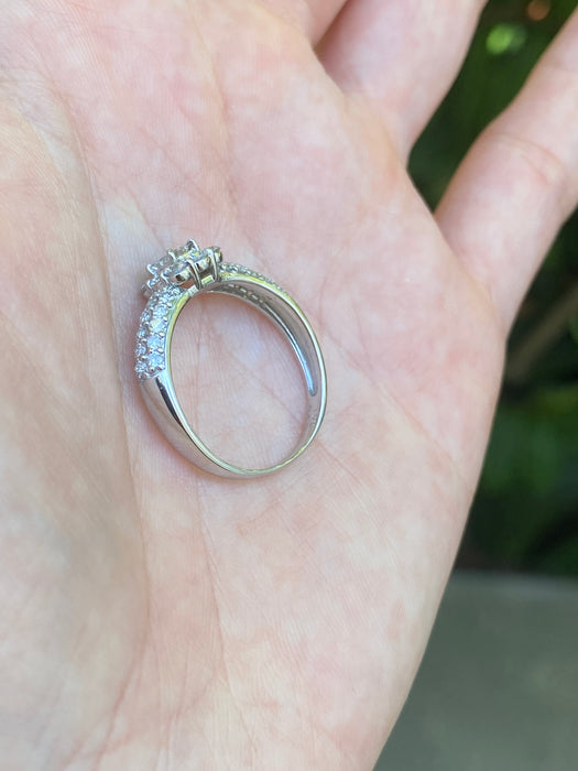 Platinum 900 diamond ring size 7.75