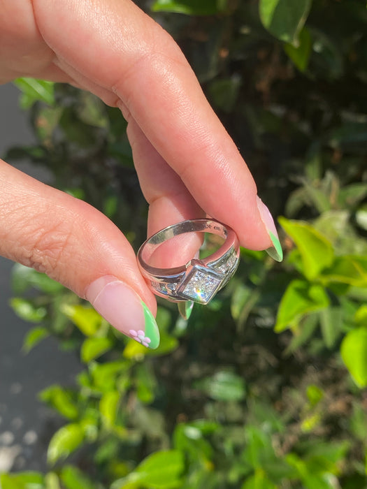 18k white gold princess cut baguette diamond ring size 6.75