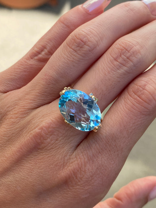 Vintage 14K Gold East-West Oval Blue Topaz Ring