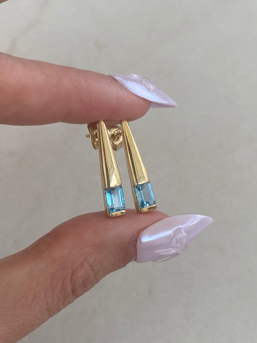 Vintage 14K Gold Blue Topaz Pointed Stud Earrings