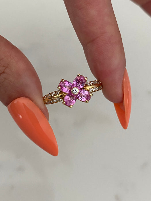 Vintage 18K Gold Pink Sapphire Diamond Flower Ring