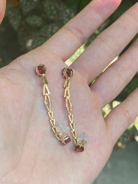 14k garnet v link earrings
