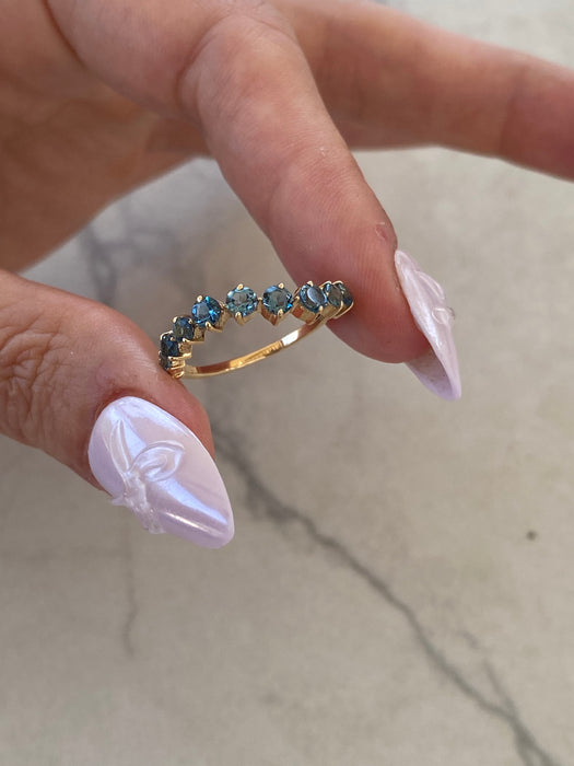 14K Gold 1.10 Carat London Blue Topaz Wavy Ring Size 6.25