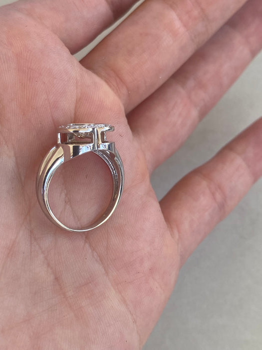 Vintage 18K Two Tone Fluted Heart Diamond Ring