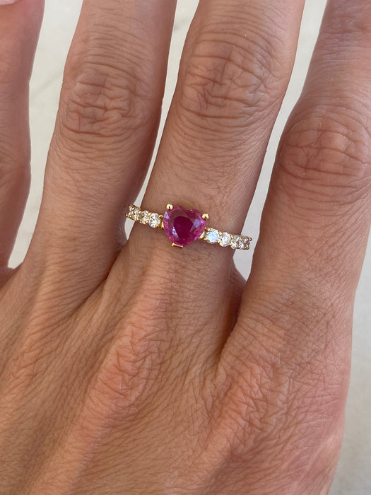Vintage 18K Ruby Heart & Diamond Ring
