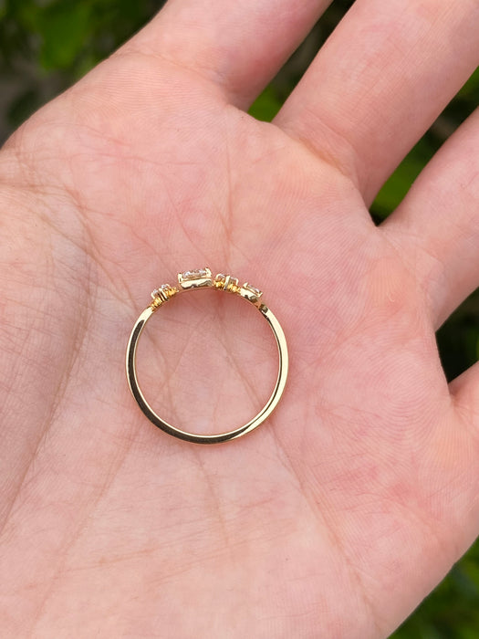 14K Gold Squiggle Lab Diamond Ring